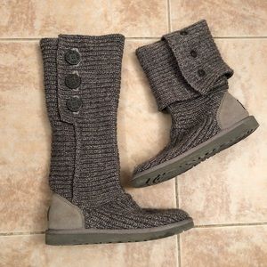 Ugg Australia grey sweater boots. Size 8. Good condition.